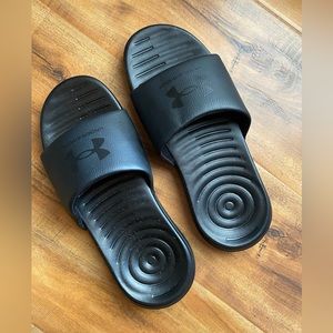 NWOT Men’s Black Under Armour Slides